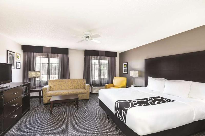 Hotel La Quinta By Wyndham Milwaukee Delafield Zewnętrze zdjęcie